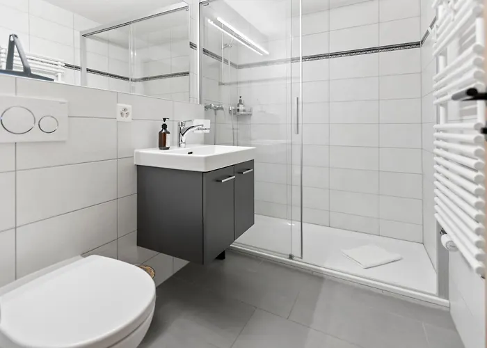 Centre De - 2 - Balcon & Patio * 萨斯费